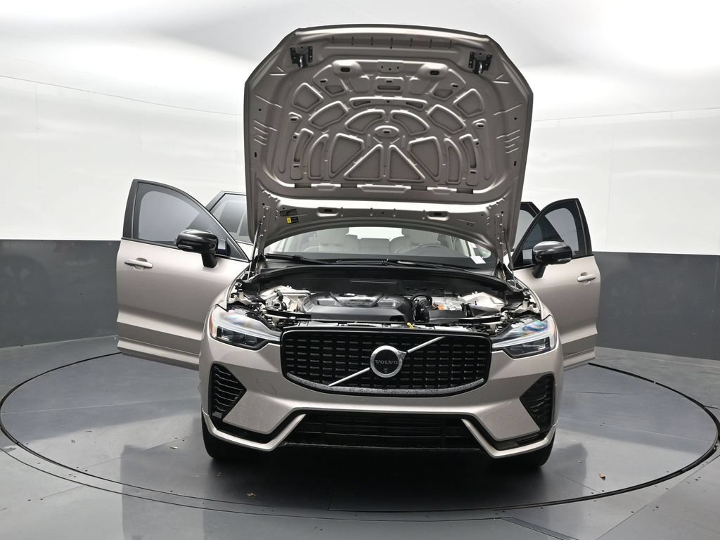 Used 2025 Volvo XC60 T8 Plus w/ Protection Package Premier AWD/4WD image 31