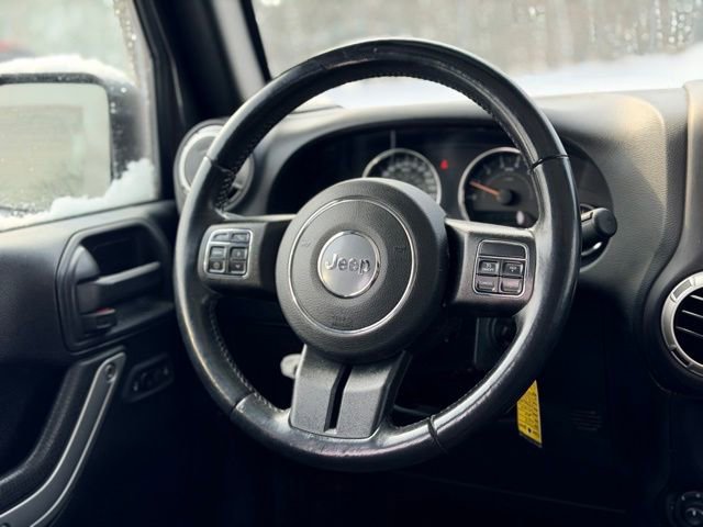 Used 2018 Jeep Wrangler Unlimited Sahara w/ Connectivity Group image 17