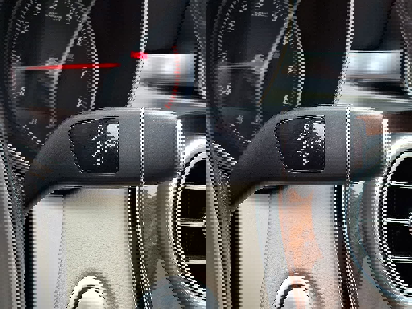 Used 2016 Mercedes-Benz C 300 4MATIC Sedan image 16