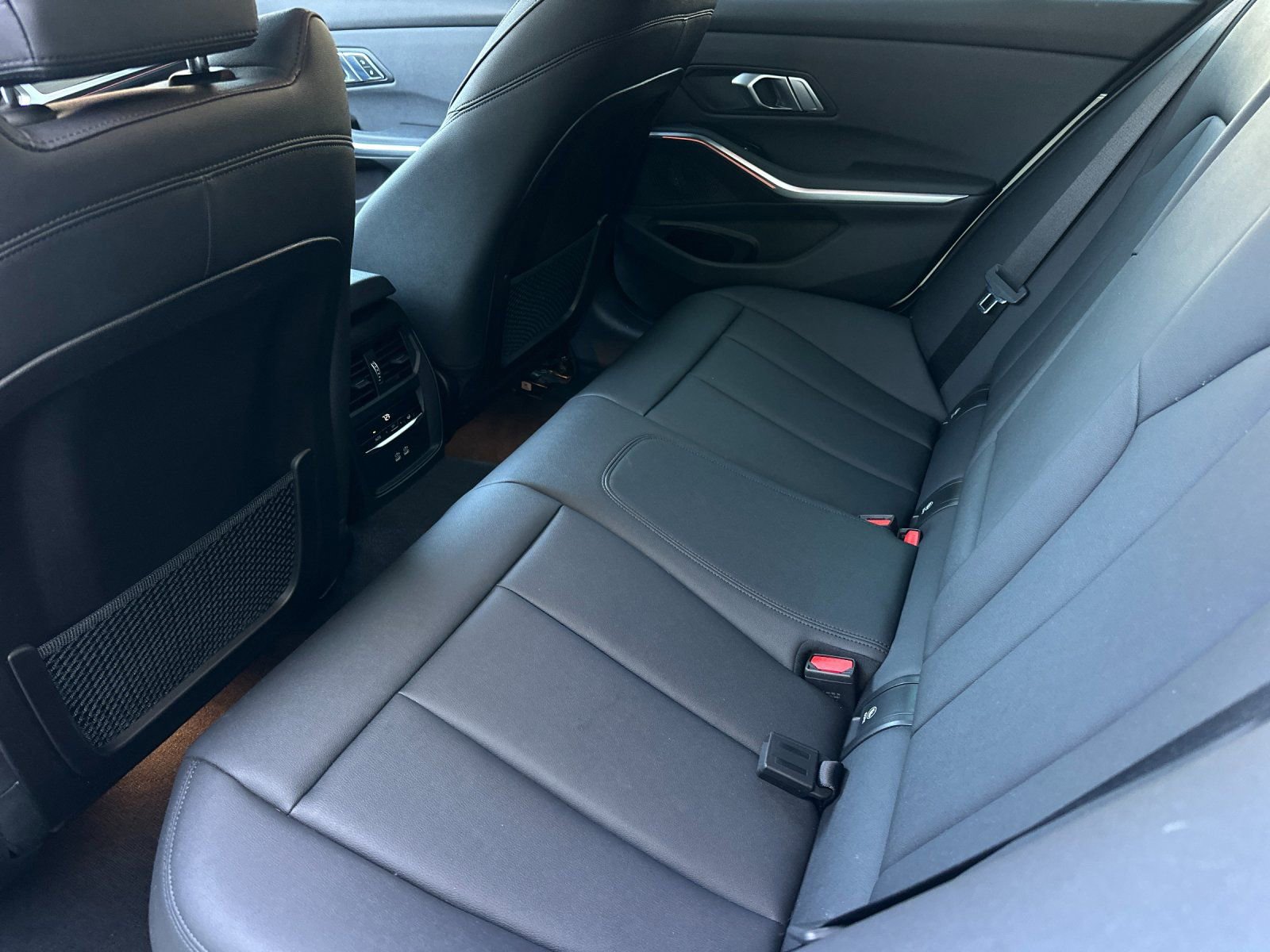 Used 2021 BMW 330i Sedan w/ M Sport Package RWD image 11