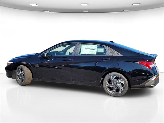 New 2025 Hyundai Elantra SEL image 4