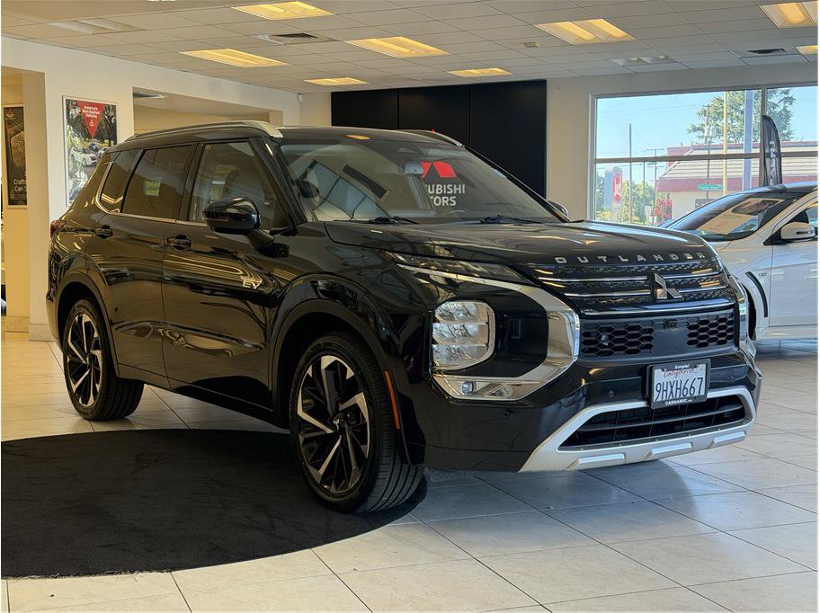 Used 2023 Mitsubishi Outlander SEL AWD/4WD image 3