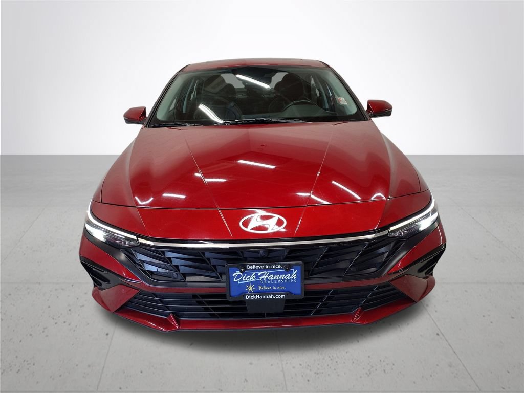 Certified 2024 Hyundai Elantra Limited FWD image 3