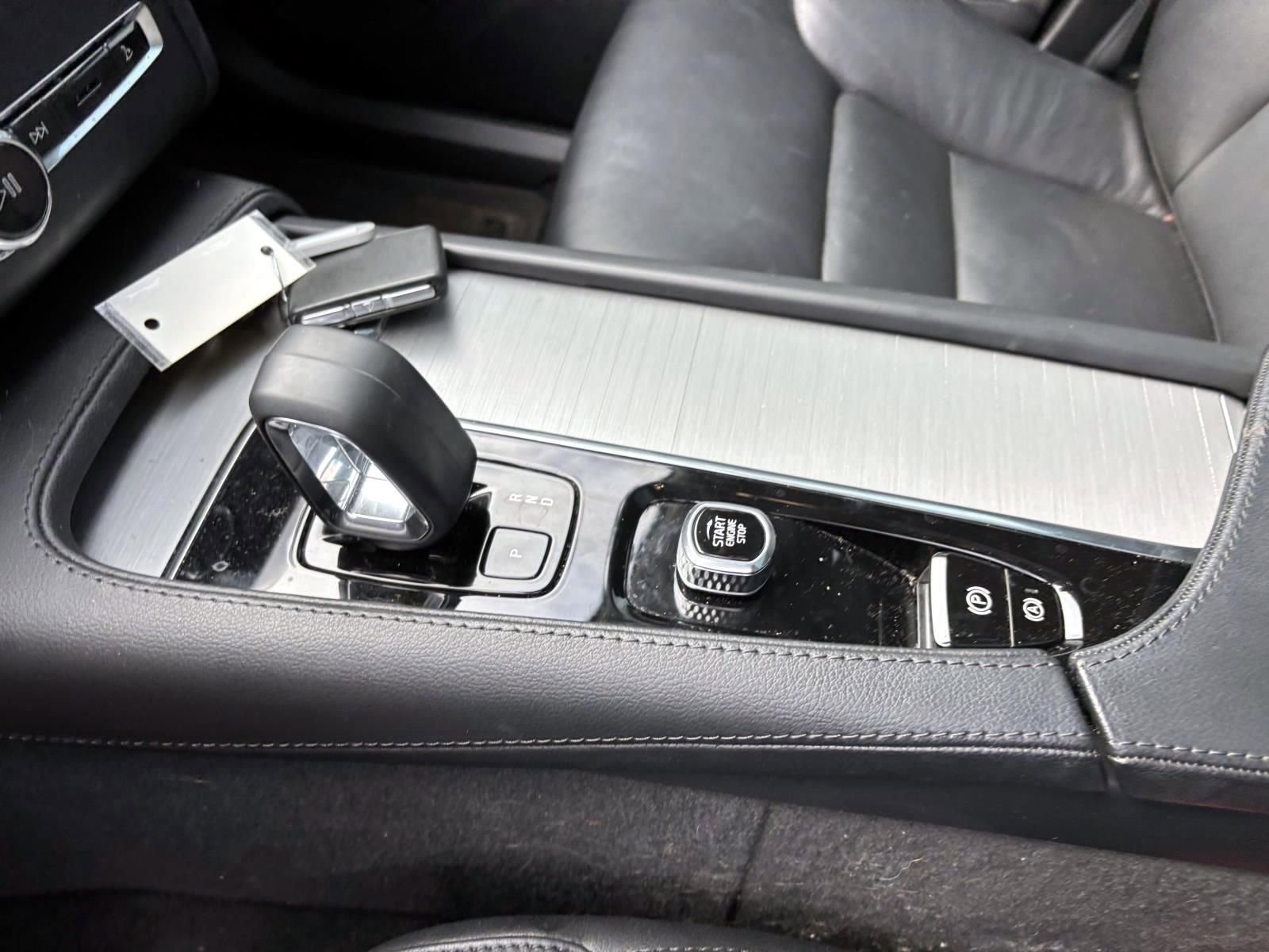 Used 2023 Volvo XC90 B5 Core w/ Protection Package Premier image 24