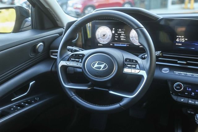 Certified 2025 Hyundai Elantra SEL image 17