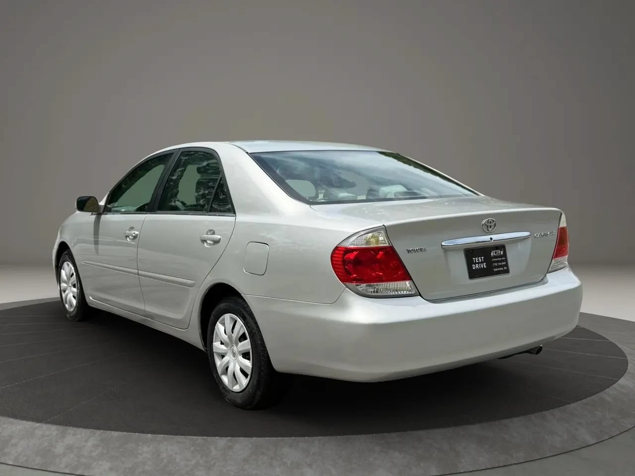 Used 2005 Toyota Camry LE FWD image 6