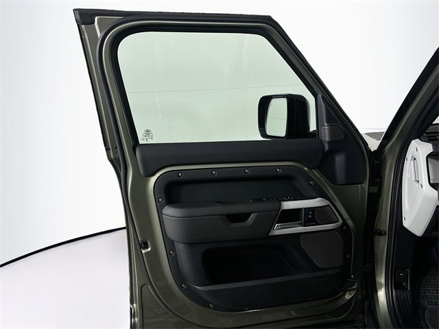 Used 2024 Land Rover Defender 110 S image 11