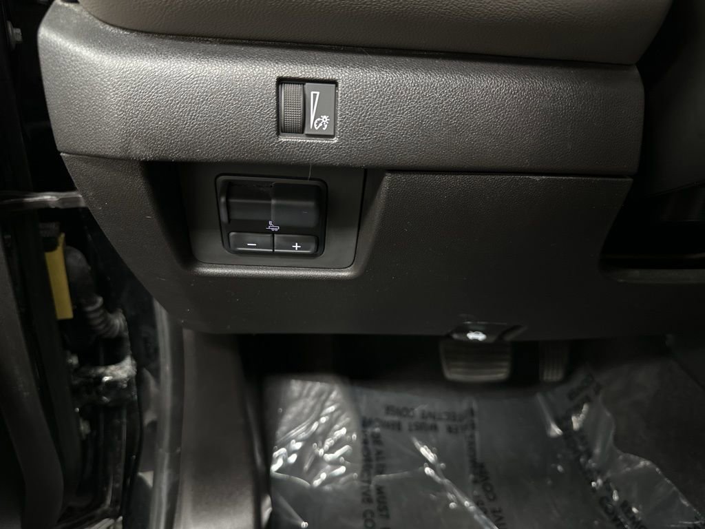 Used 2024 Chevrolet Colorado ZR2 w/ ZR2 Convenience Package III image 33