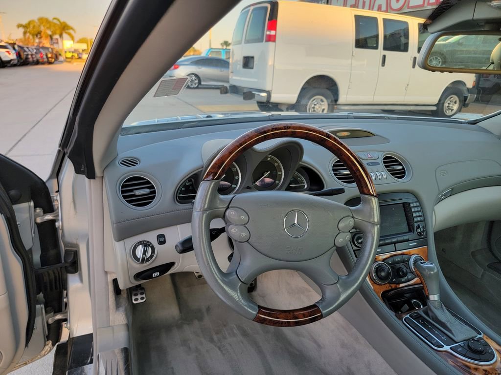 Used 2007 Mercedes-Benz SL 550 image 17