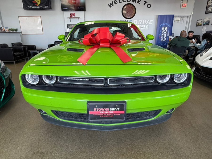 Used 2017 Dodge Challenger GT w/ Driver Convenience Group image 3