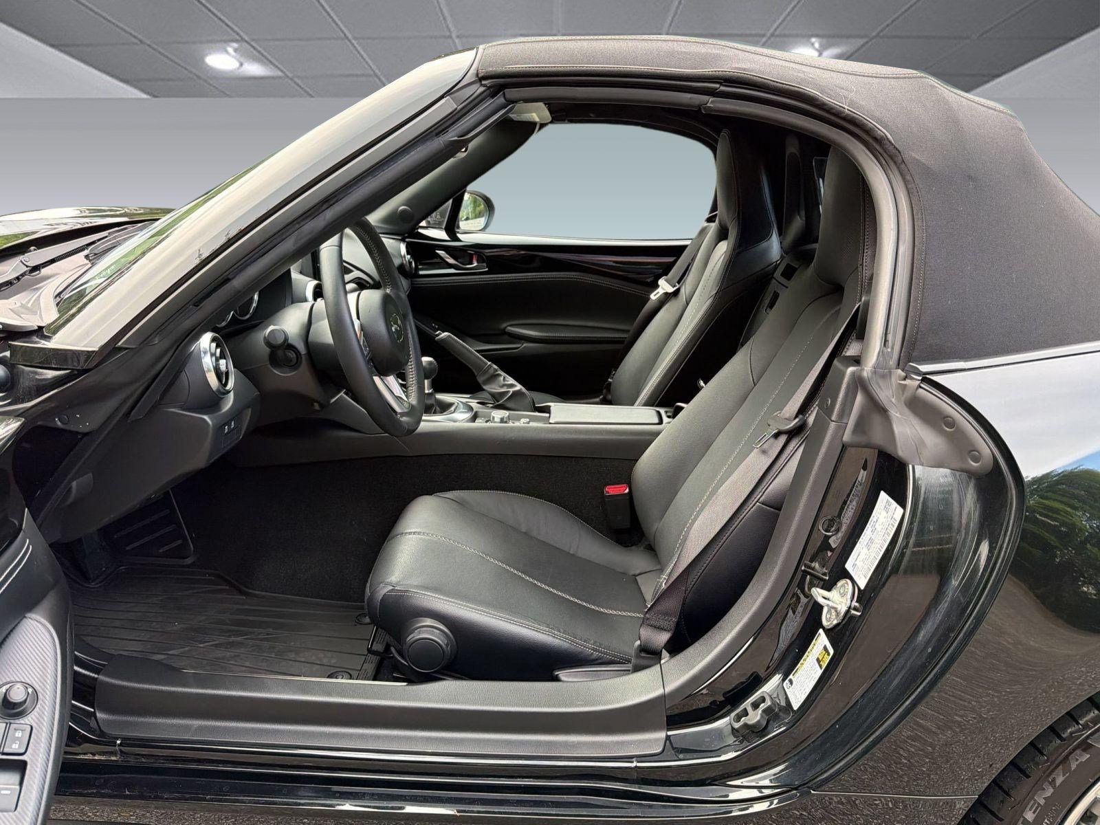 Used 2022 MAZDA MX-5 Miata Grand Touring w/ Weather Package RWD image 5
