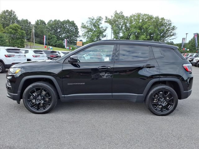 Used 2026 Jeep Compass Latitude AWD/4WD image 20