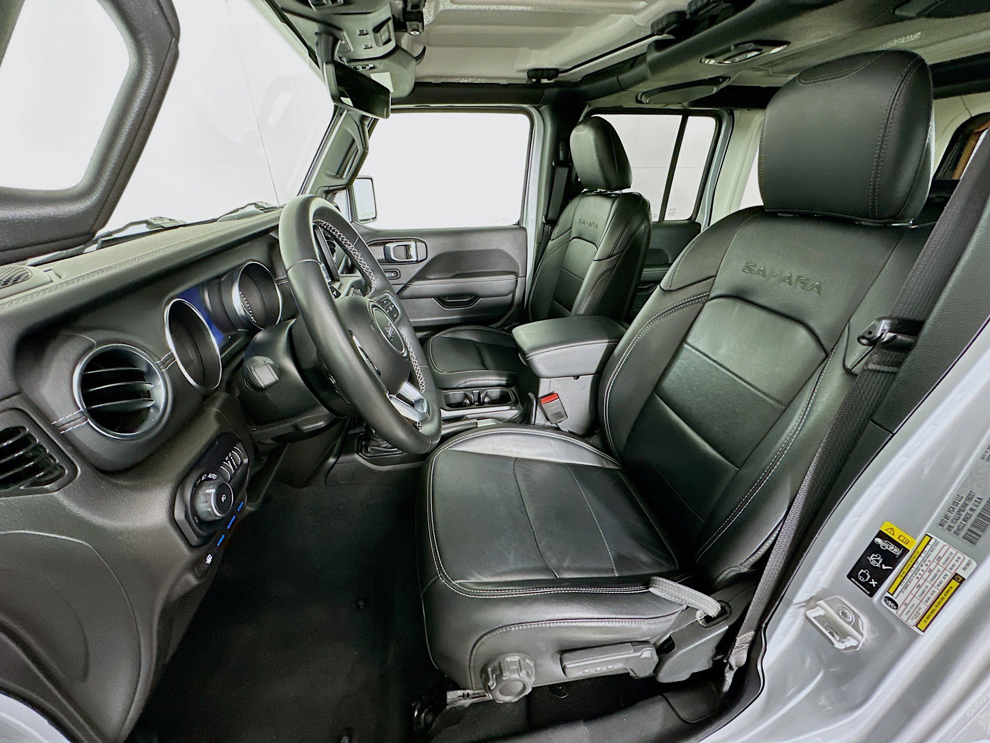 Used 2022 Jeep Wrangler Sahara image 13