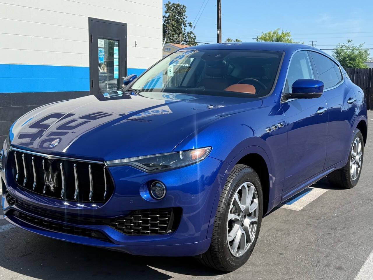 Used 2019 Maserati Levante AWD/4WD image 3
