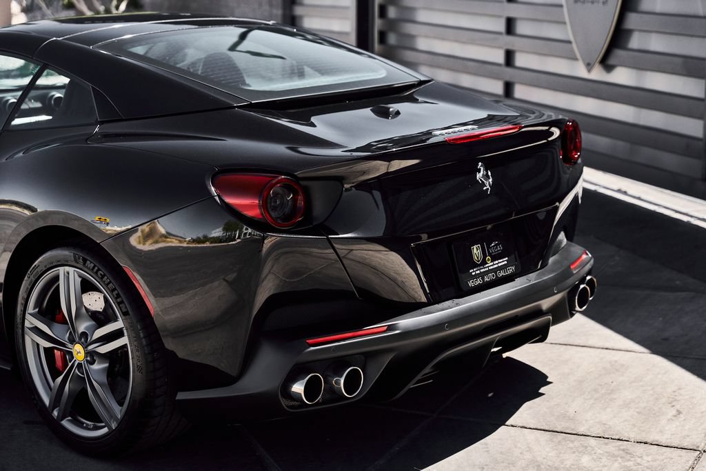 Used 2020 Ferrari Portofino RWD image 11