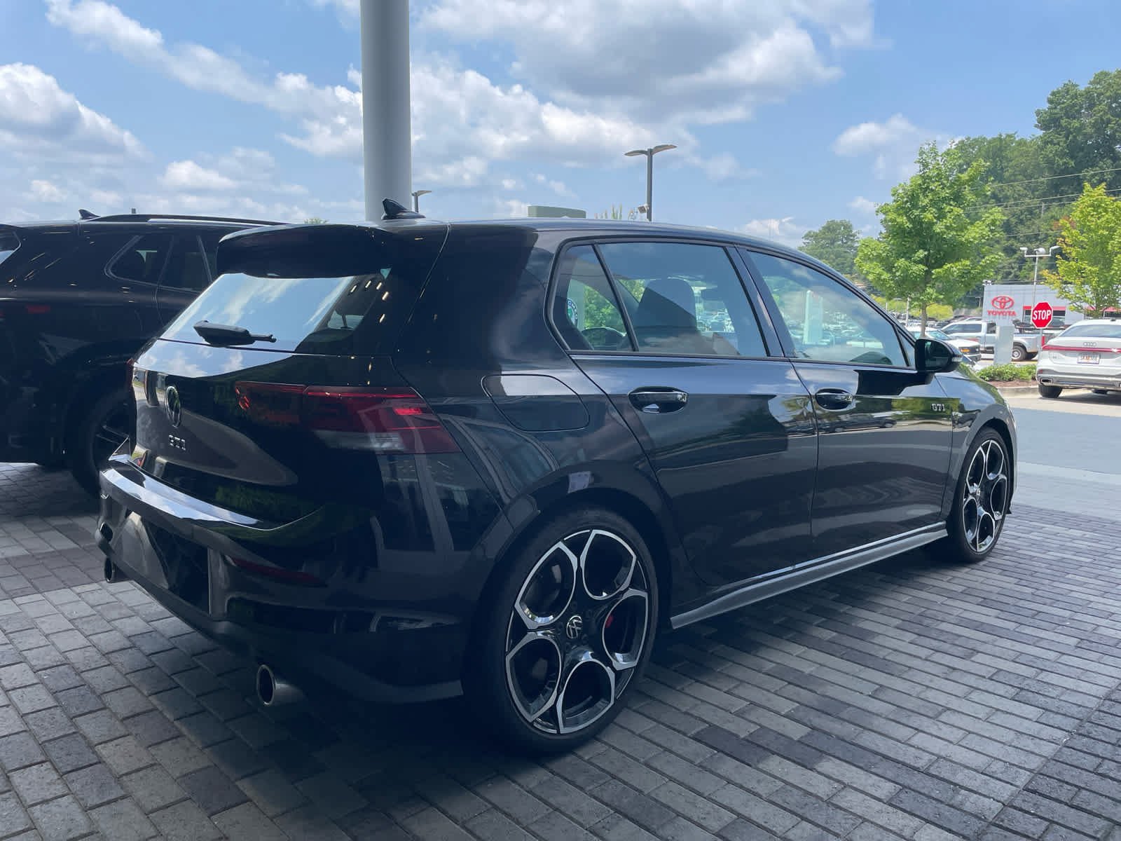 Certified 2025 Volkswagen GTI Autobahn FWD image 23