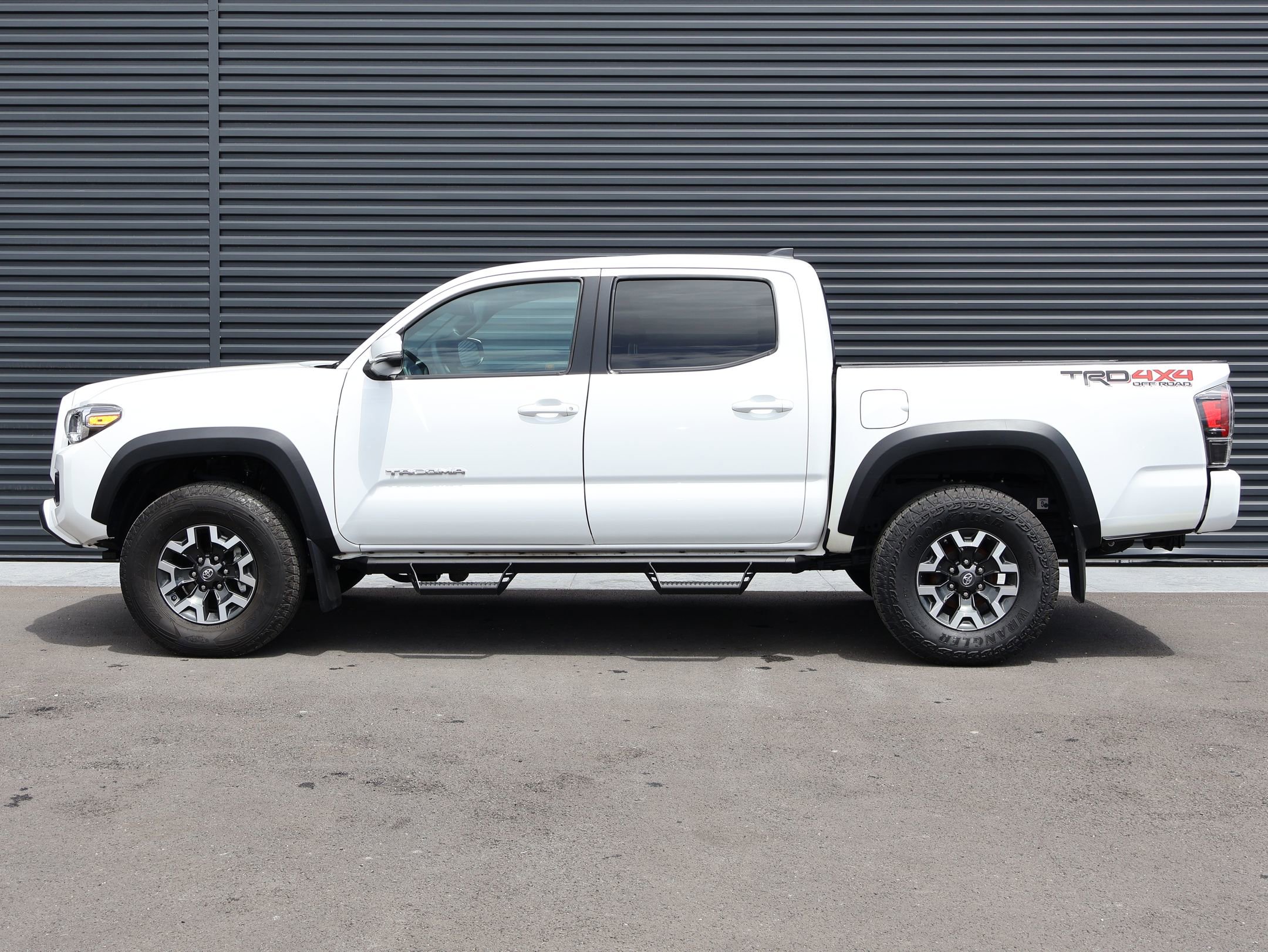 Used 2019 Toyota Tacoma TRD Off-Road AWD/4WD image 8