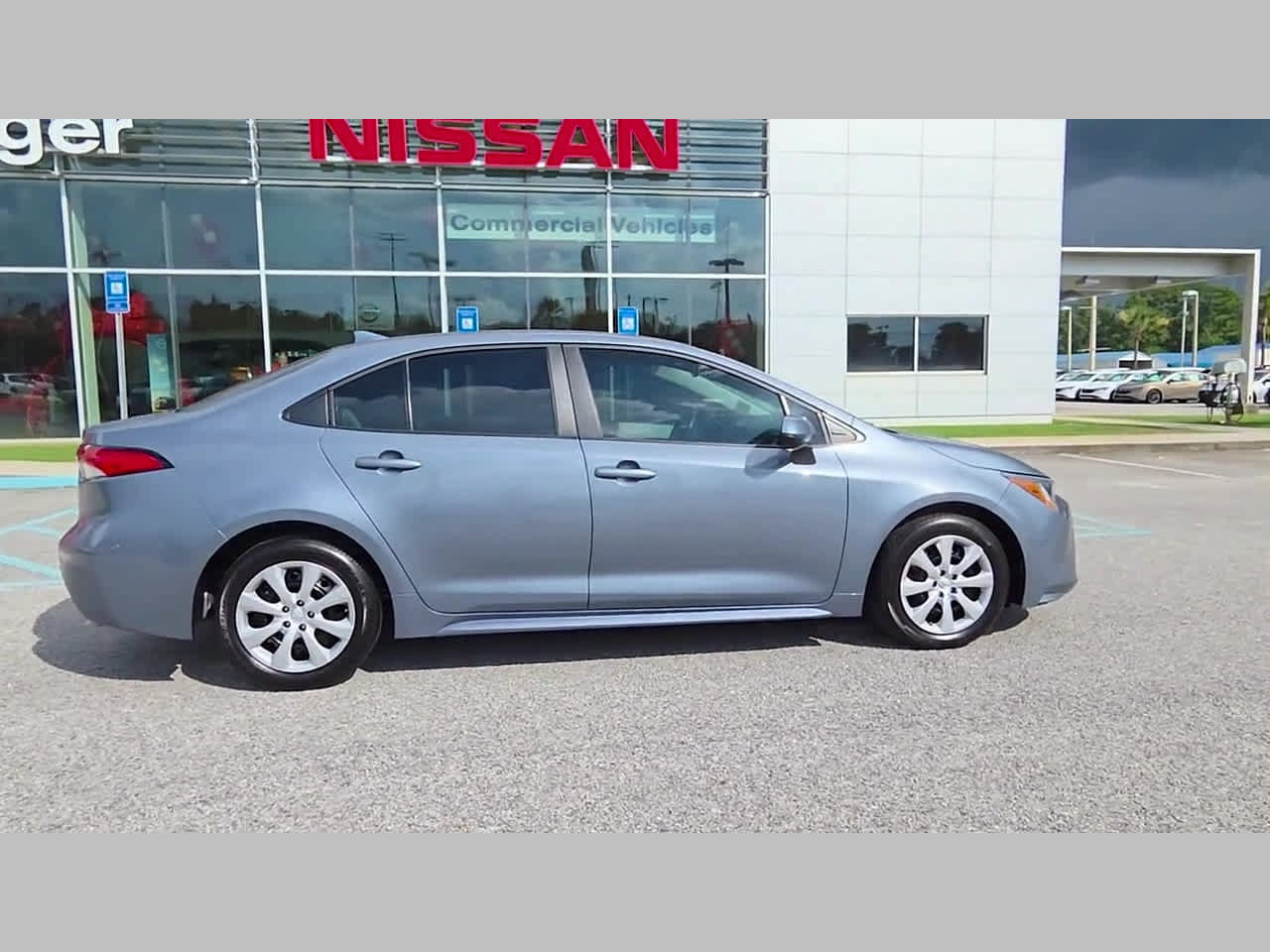Used 2025 Toyota Corolla LE FWD image 36