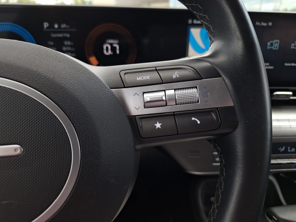 Certified 2025 Hyundai Kona SEL AWD/4WD image 17
