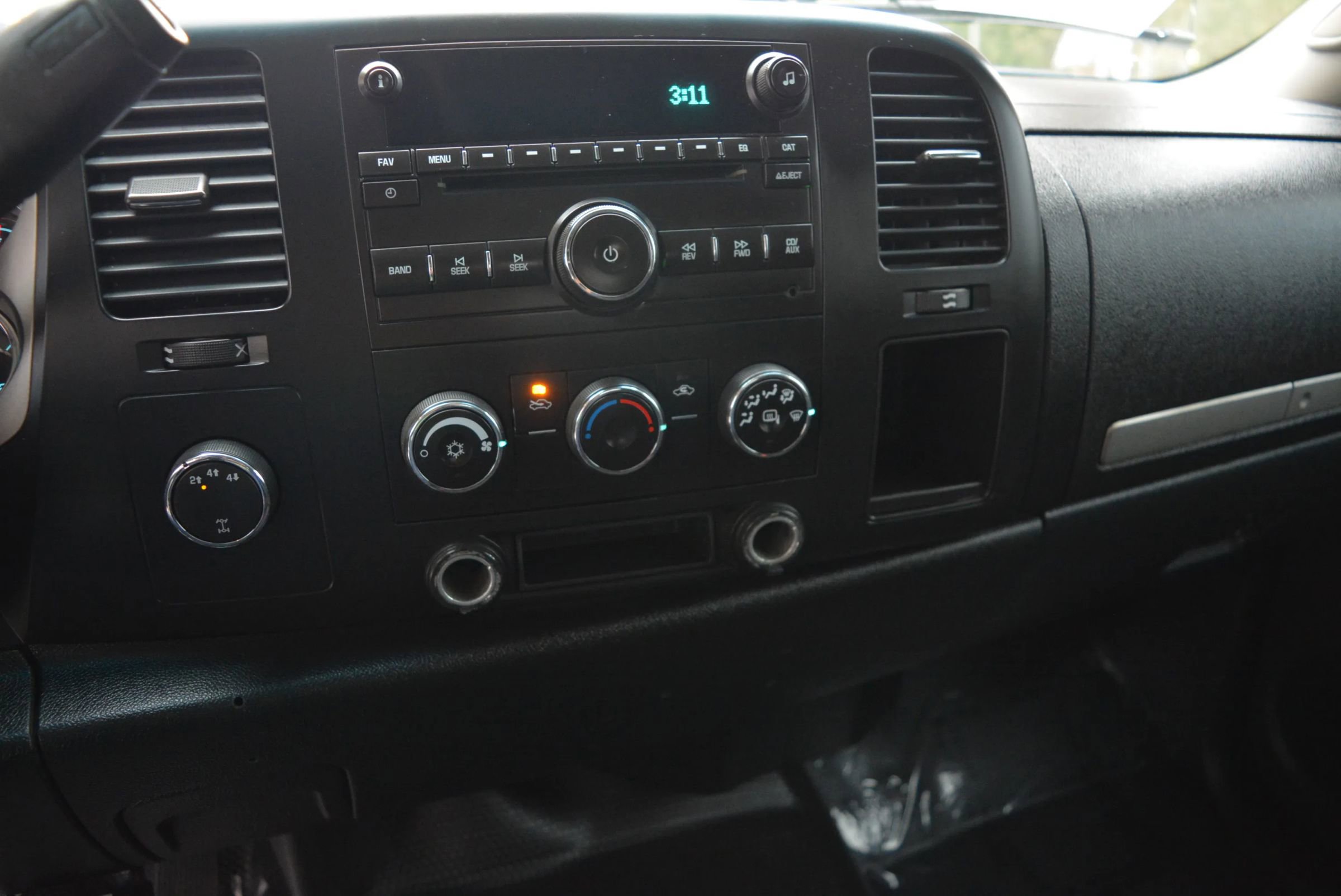 Used 2010 GMC Sierra 3500 SLE image 23