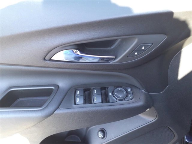 Used 2023 Chevrolet Equinox LT image 3