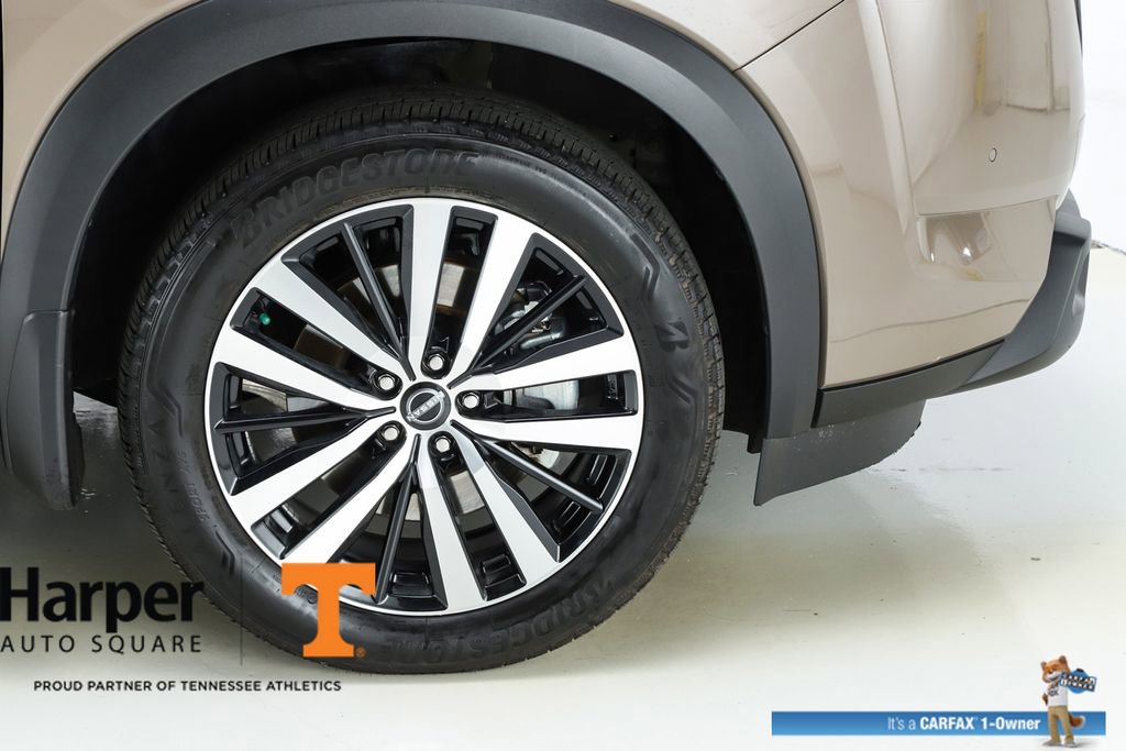Used 2024 Nissan Pathfinder Platinum image 14