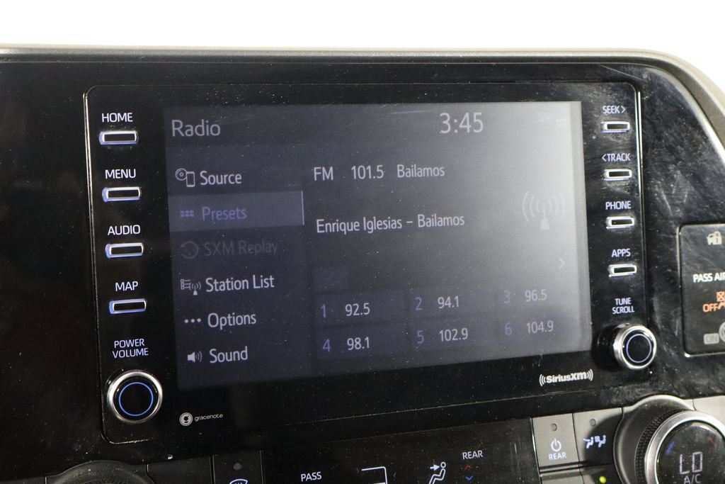 Used 2022 Toyota Highlander L AWD/4WD image 29