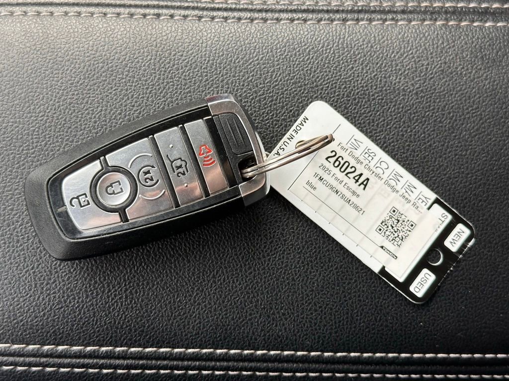 Used 2025 Ford Escape Active w/ Tech Pack #1 AWD/4WD image 38