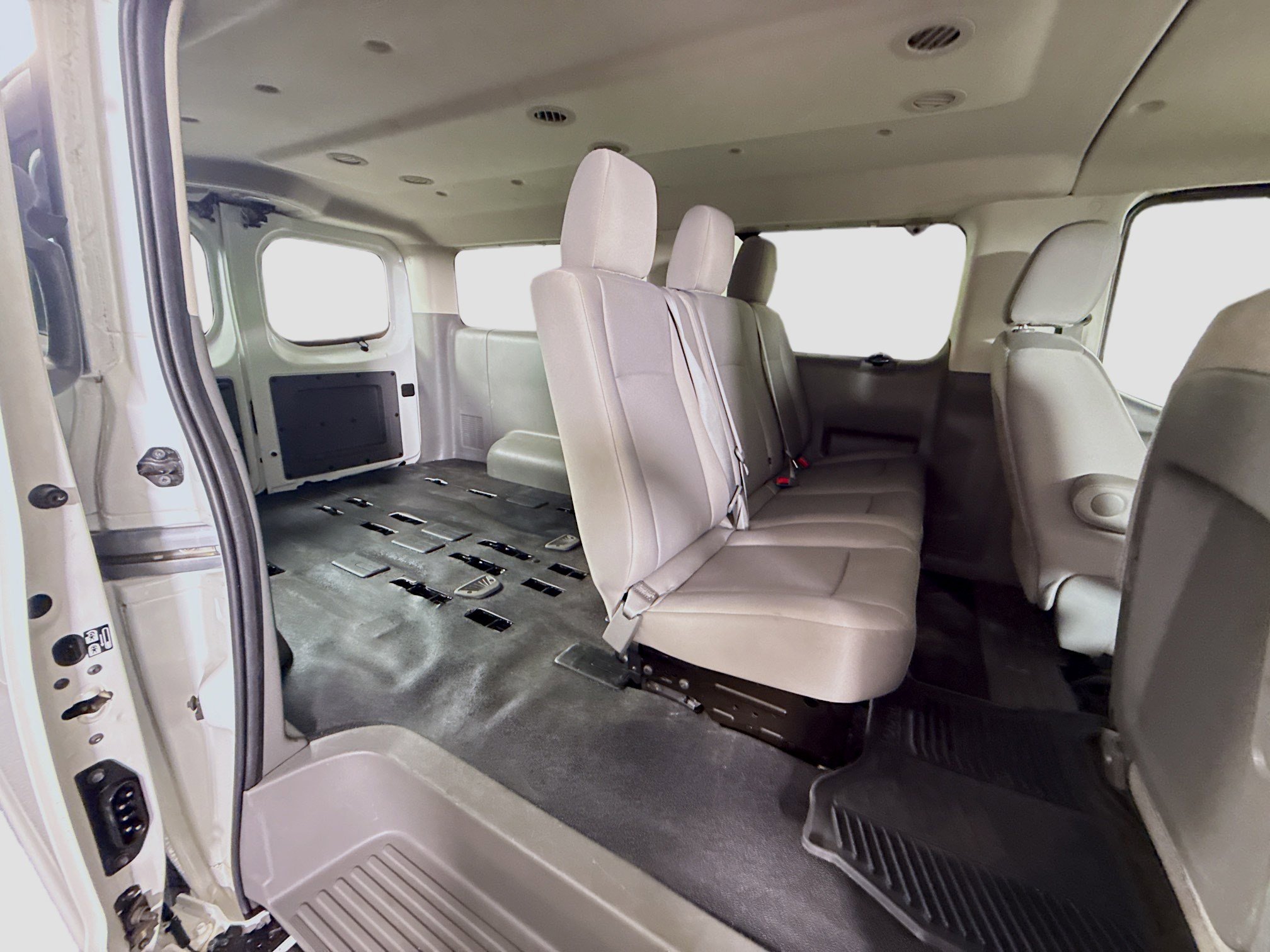 Used 2017 Nissan NV 3500 S w/ Power Package image 21