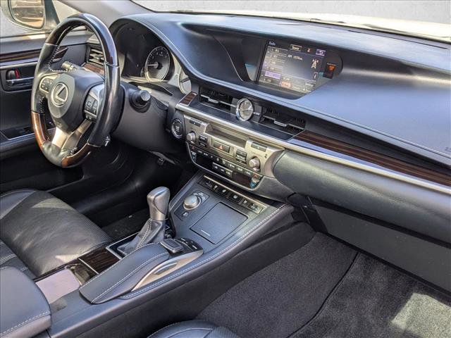 Used 2016 Lexus ES 350 w/ Luxury Package w/Wood Trim image 20