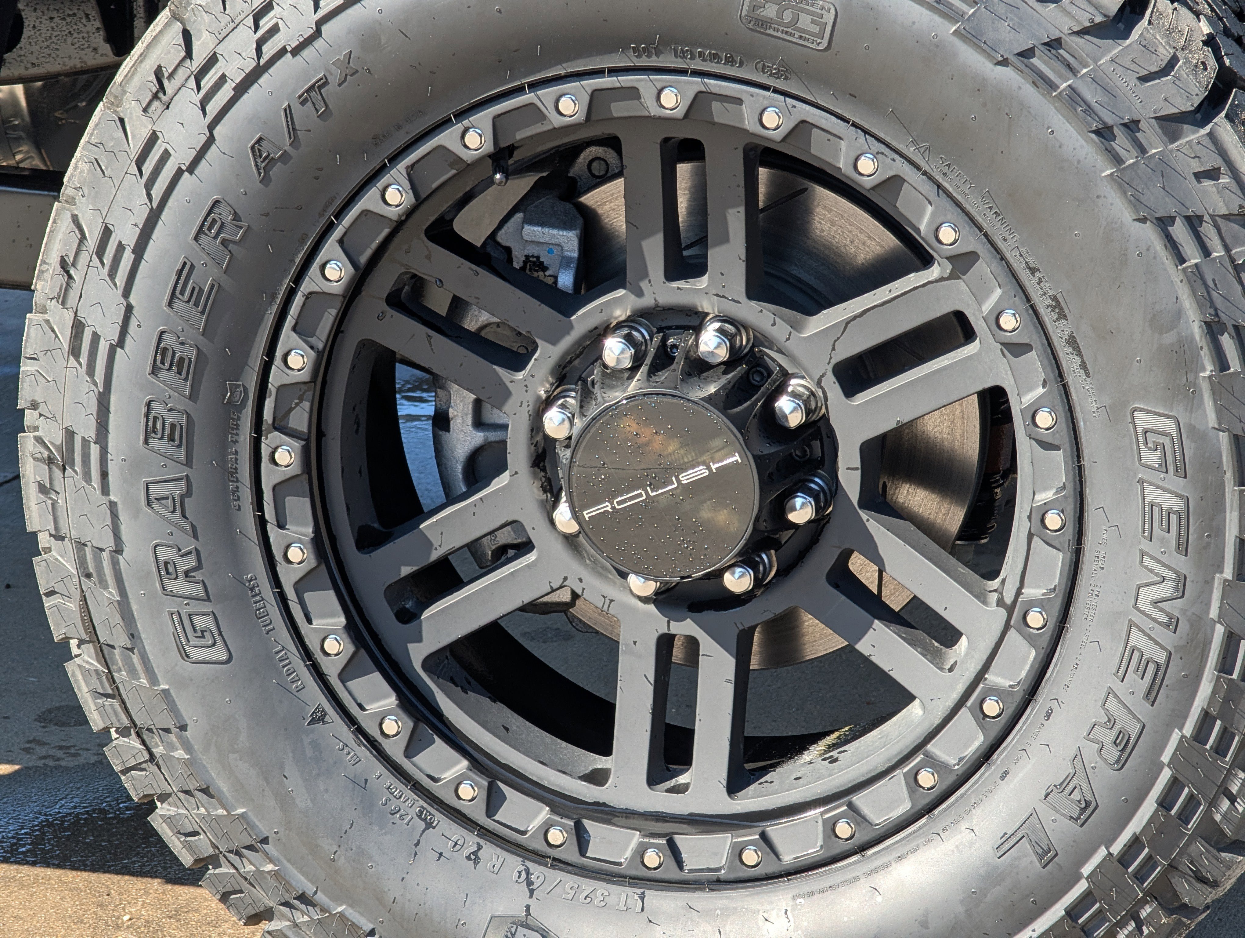 New 2026 Ford F250 Lariat w/ Black Appearance Package image 9