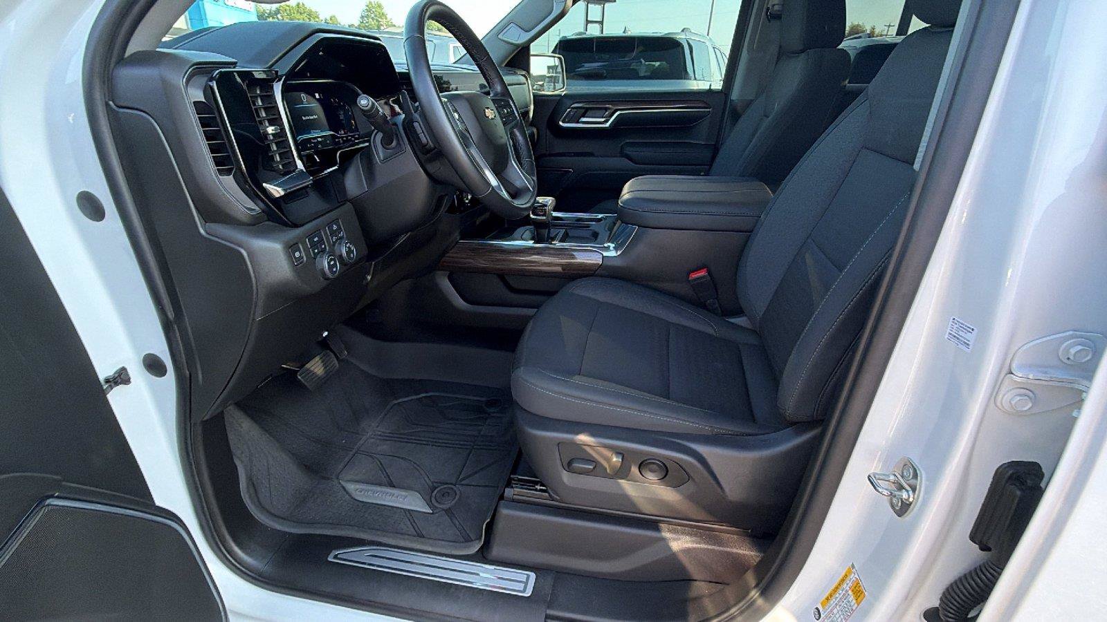 Used 2023 Chevrolet Silverado 1500 LT AWD/4WD image 13