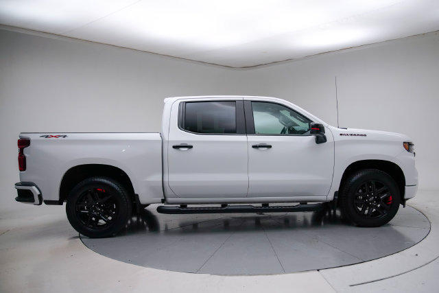 Used 2024 Chevrolet Silverado 1500 RST w/ Redline Edition AWD/4WD image 17