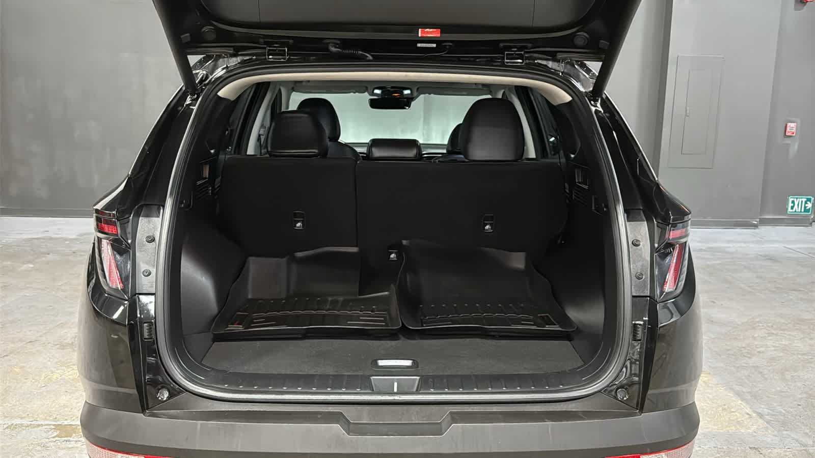 Used 2022 Hyundai Tucson Limited AWD/4WD image 25