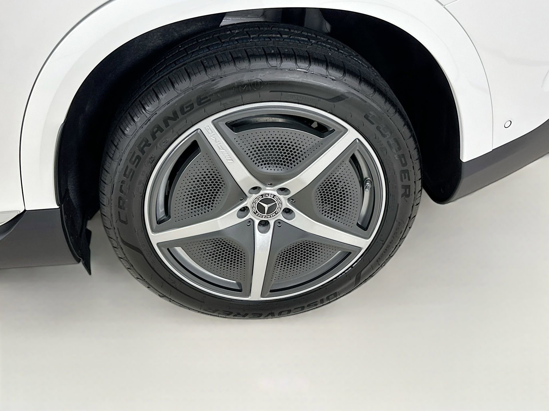 New 2026 Mercedes-Benz EQE 320 4MATIC SUV image 32