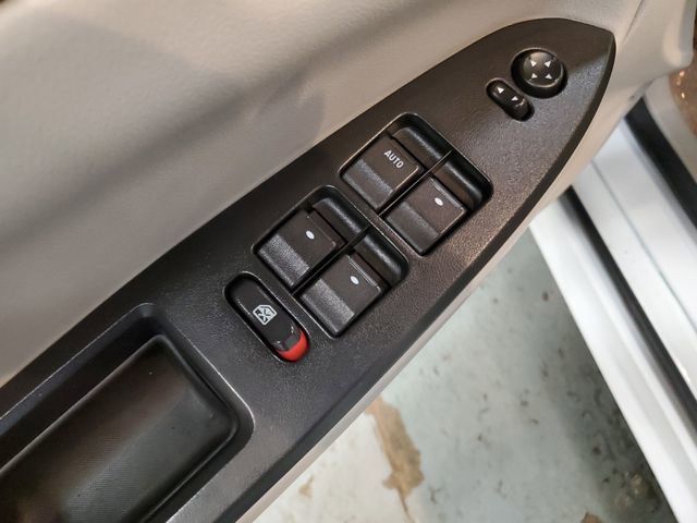 Used 2011 Chevrolet Impala LT image 12