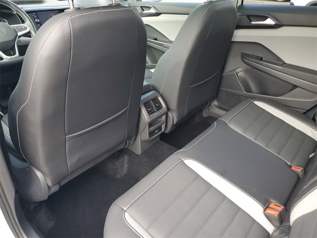 Used 2022 Volkswagen Taos SEL image 11