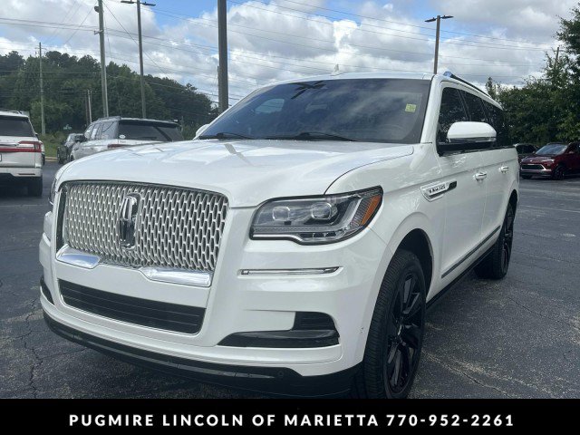 Used 2023 Lincoln Navigator L Reserve AWD/4WD image 3