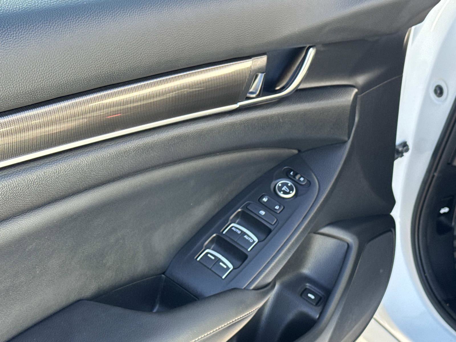 Certified 2022 Honda Accord Sport image 19