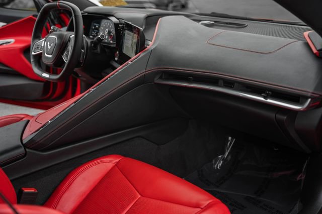 Used 2025 Chevrolet Corvette Z06 image 21