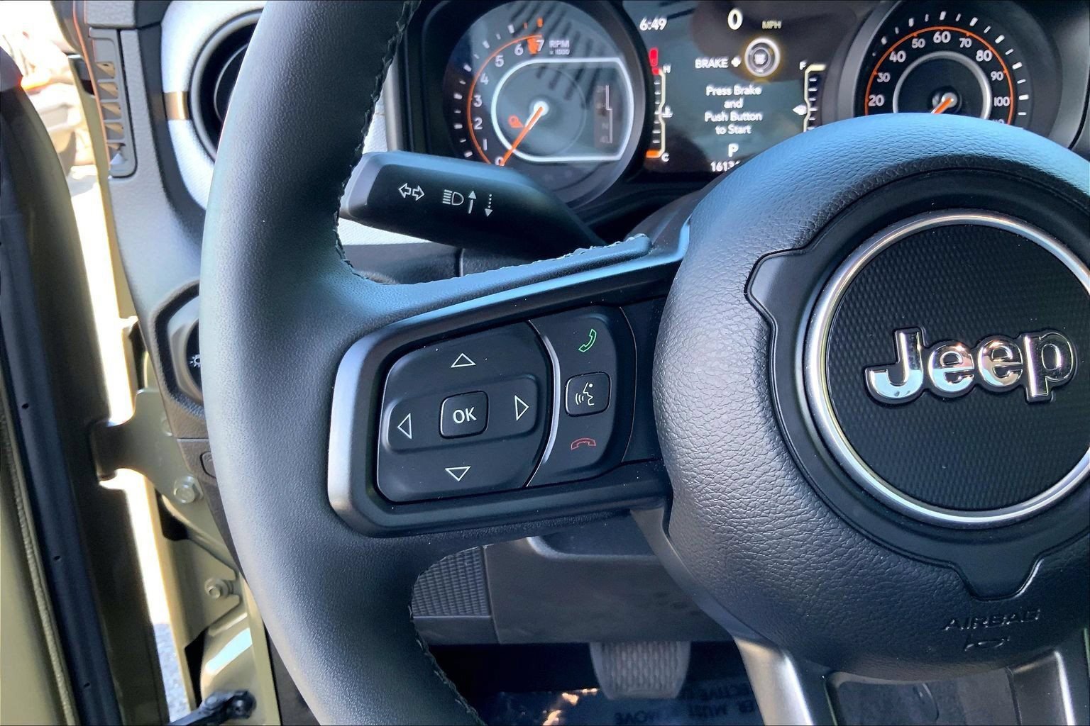 Certified 2025 Jeep Gladiator Sport AWD/4WD image 22