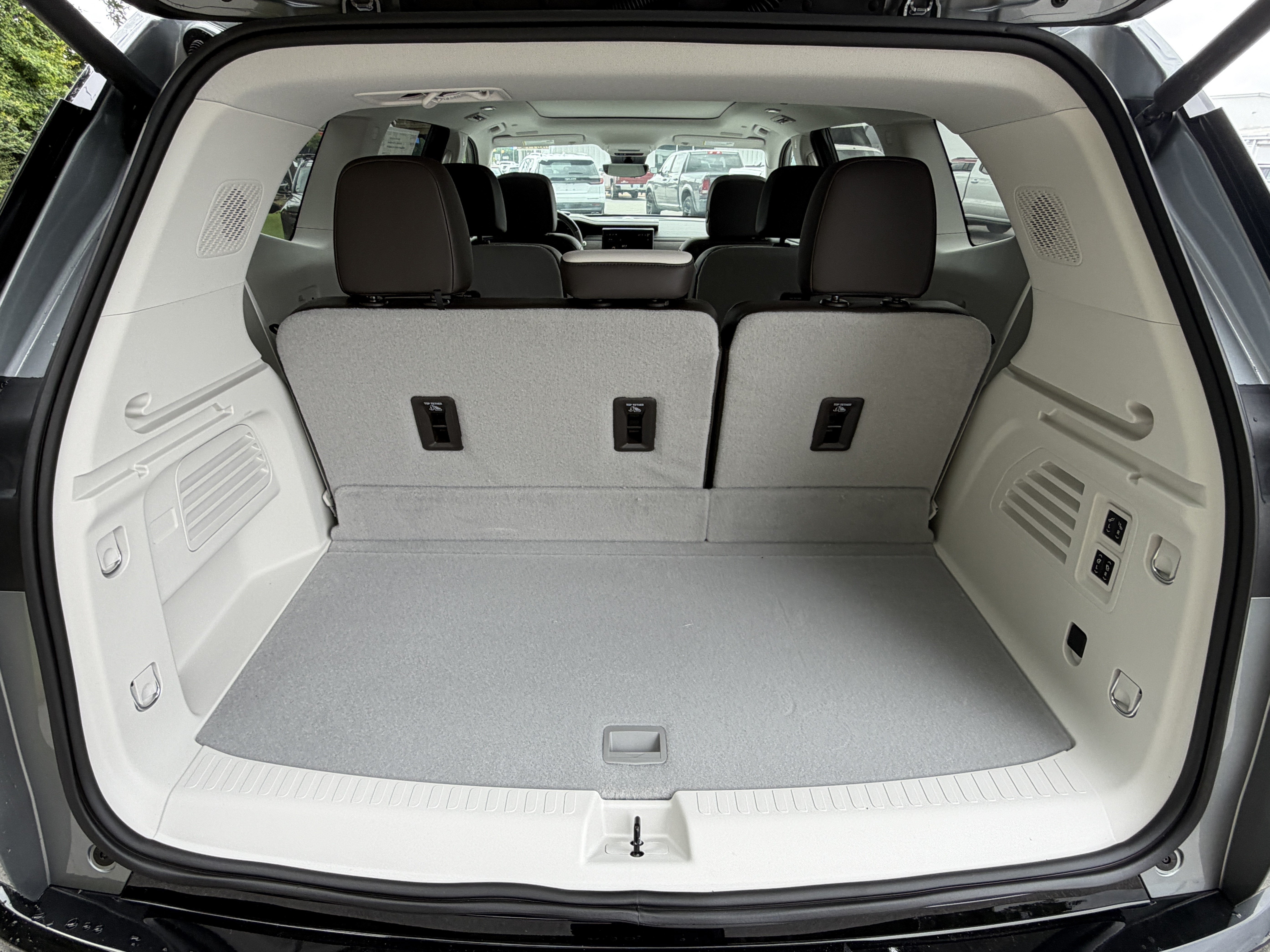 New 2026 GMC Acadia Denali w/ Super Cruise Package FWD image 4