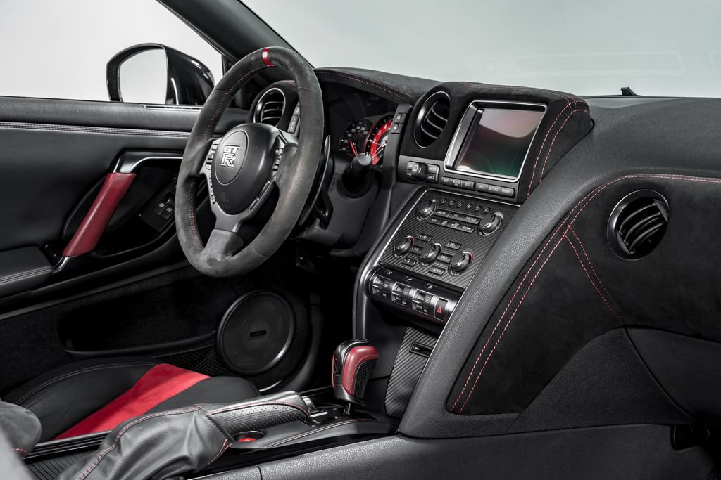 Used 2016 Nissan GT-R NISMO AWD/4WD image 28