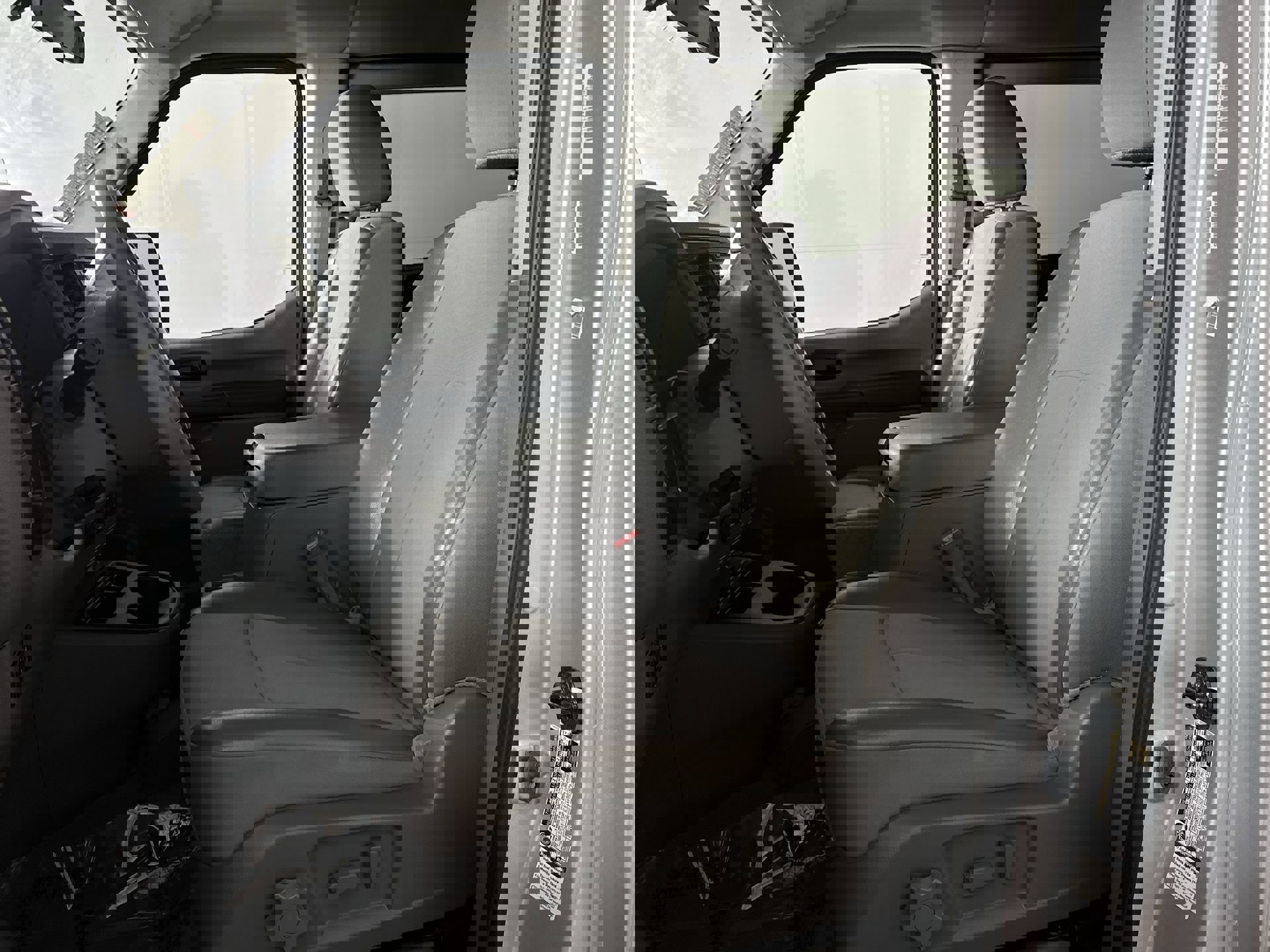 Used 2018 Nissan NV 3500 SV w/ Navigation Package image 16