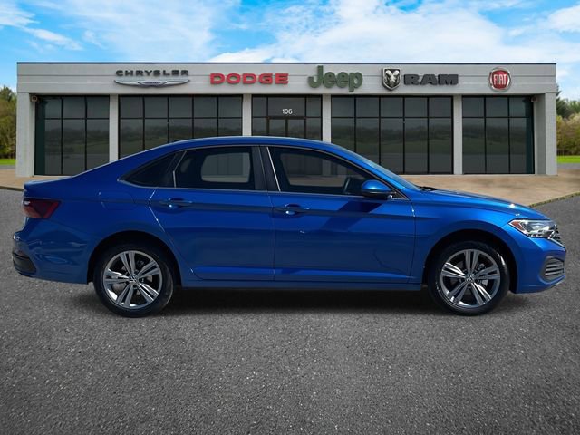 Used 2024 Volkswagen Jetta SE image 27