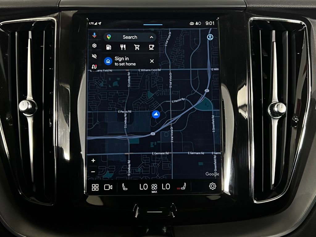 Used 2024 Volvo XC60 B5 Core image 17