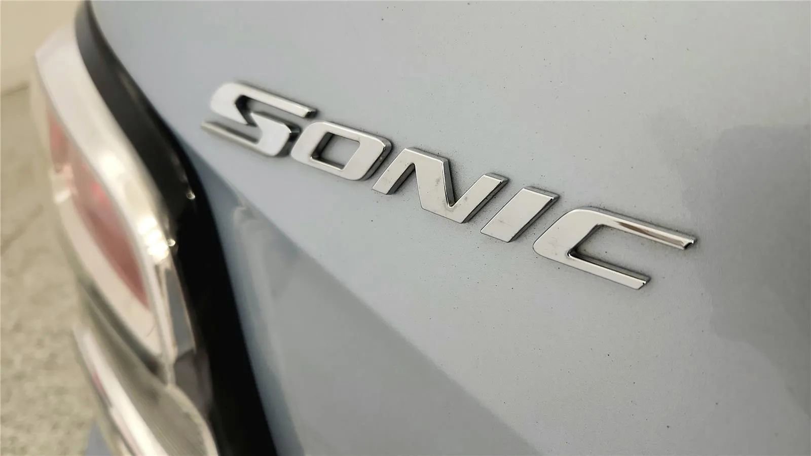 Used 2017 Chevrolet Sonic LT w/ Convenience Package FWD image 17