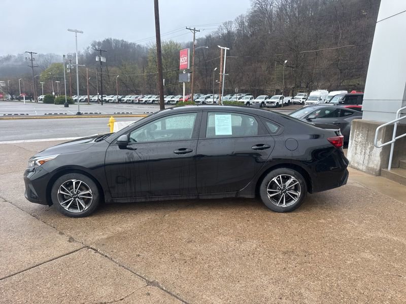 Used 2023 Kia Forte LXS image 4