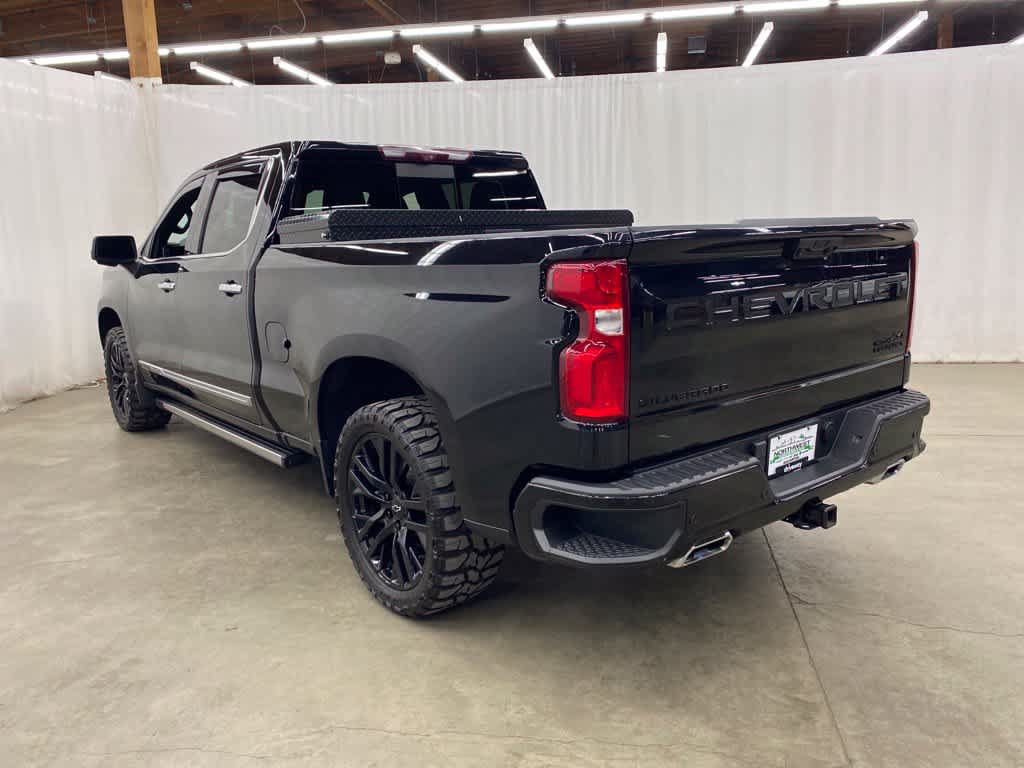Used 2022 Chevrolet Silverado 1500 High Country w/ High Country Premium Package AWD/4WD image 4