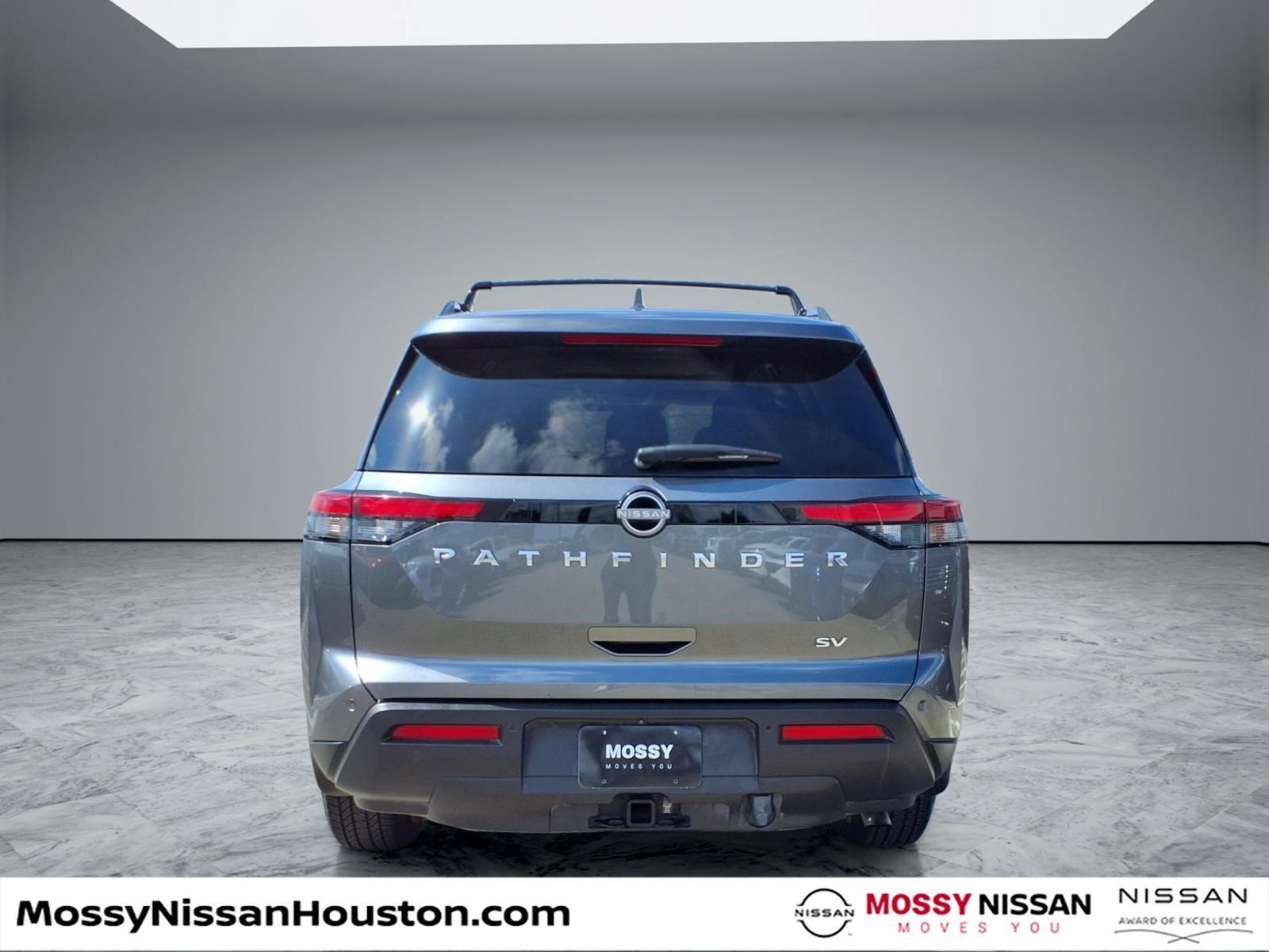 Used 2022 Nissan Pathfinder SV w/ SV Premium Package FWD image 6